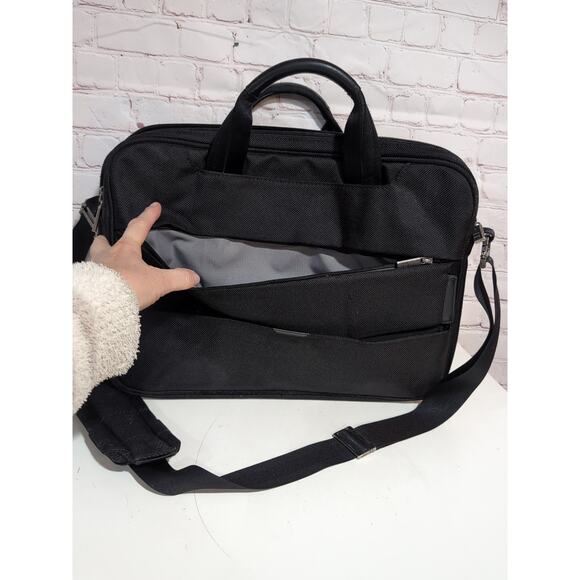 Briggs and Riley Executive Clamshell Brief Case Laptop Messenger Bag KB203C-4 - Picture 12 of 16